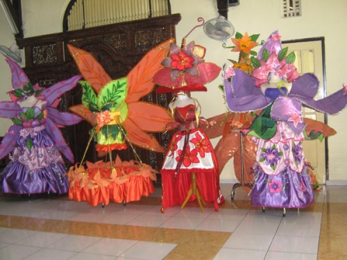 Baju carnival hasil karya mahasiswa Tata Busana AKS Ibu Kartini Semarang Baju carnival hasil karya mahasiswa Tata Busana AKS Ibu Kartini Semarang