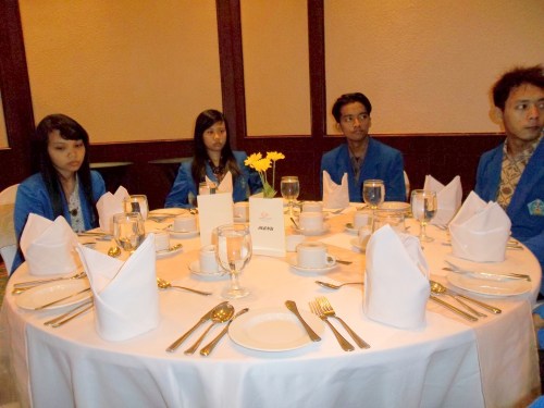 Mahasiswa Tata Boga smt 2 sebagai peserta dalam acara Table Manner di Hotel Grand Candi Semarang Mahasiswa Tata Boga smt 2 sebagai peserta dalam acara Table Manner di Hotel Grand Candi Semarang